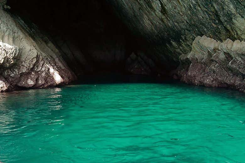 Paseo en barco por las cuevas del Cabo Espichel