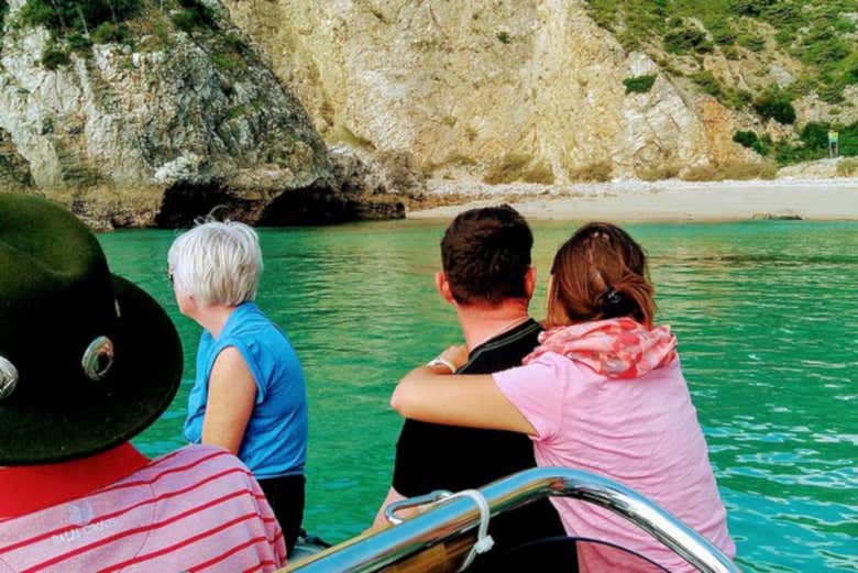 Paseo en barco por las cuevas del Cabo Espichel - Galería 1