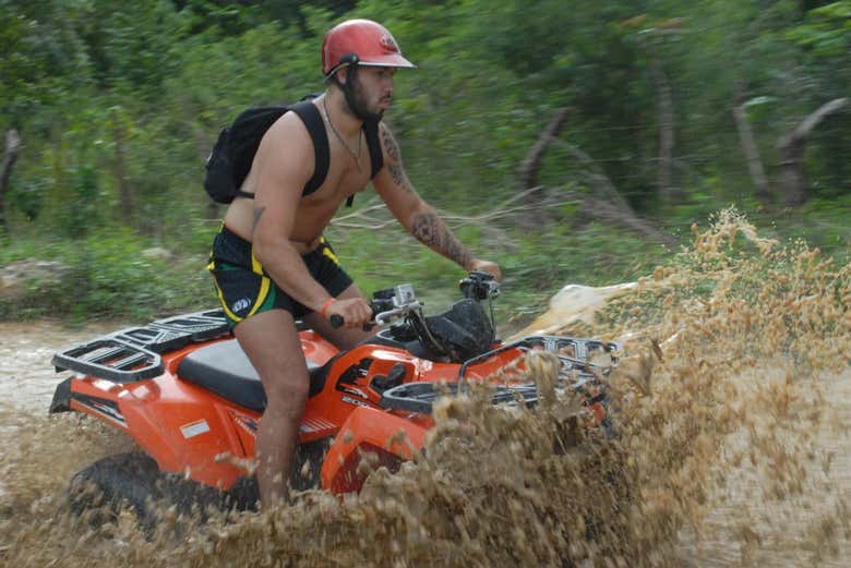 Tour en buggy o quad por los campos de azúcar