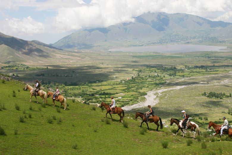 Excursión a San Miguel de Tucumán, Tafí del Valle y ruinas de Quilmes