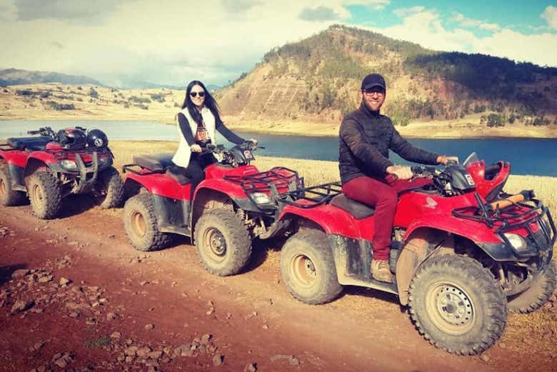 Tour en quad por la Morada de los Dioses y la laguna Piuray