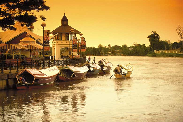 Paseo en barco por Langkawi al atardecer