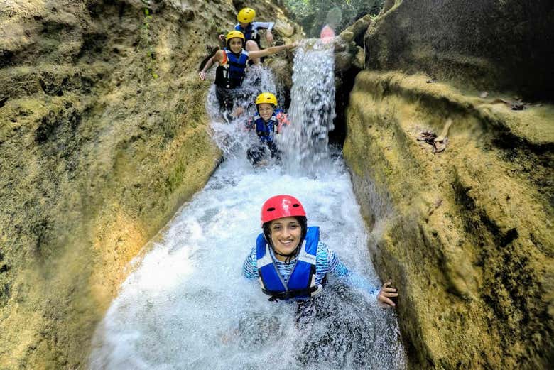 Descenso de cañones en Cola de Pato