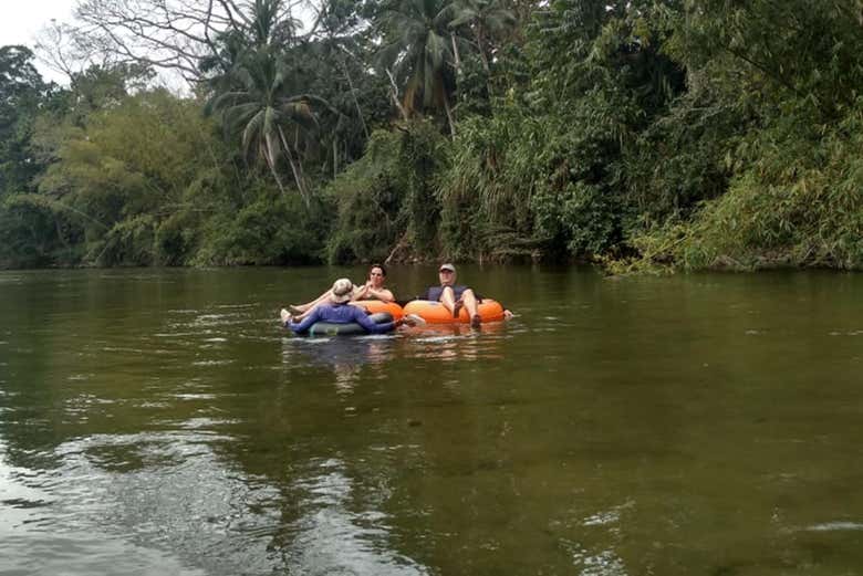 Tubing en el río Don Diego