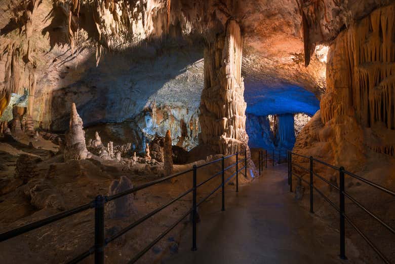 Excursión a la cueva Postojna y castillo de Predjama