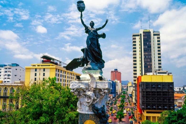 ¿Escala en Guayaquil? Tour privado desde el aeropuerto