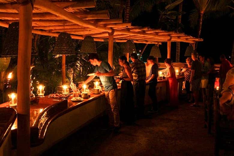Crucero con cena y espectáculo
