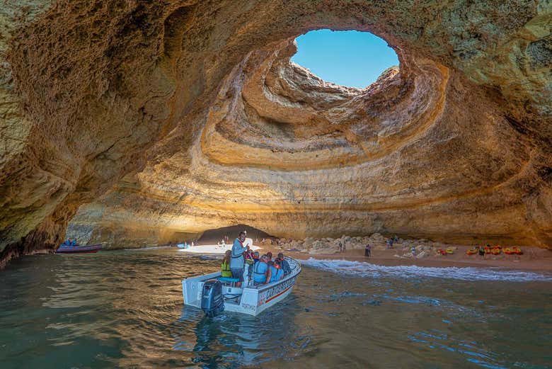 Paseo en barco privado por el Algarve