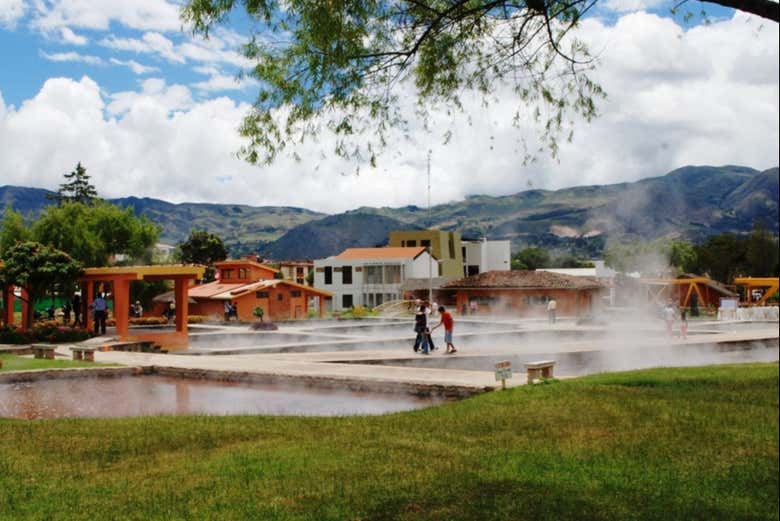 Excursión a la hacienda La Colpa y Baños del Inca