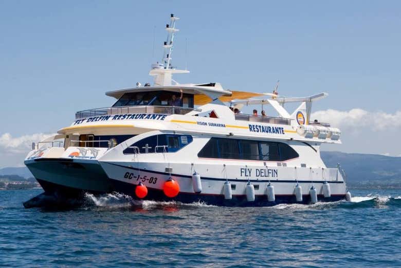 Paseo en barco por la ría de Arosa con comida