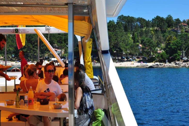 Paseo en barco por la ría de Arosa con comida - Galería 1