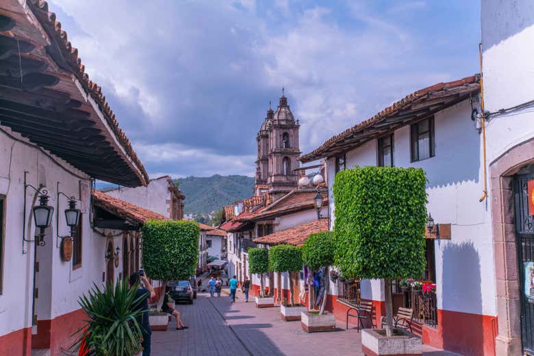 Excursión al Valle de Bravo y santuario de mariposas monarca