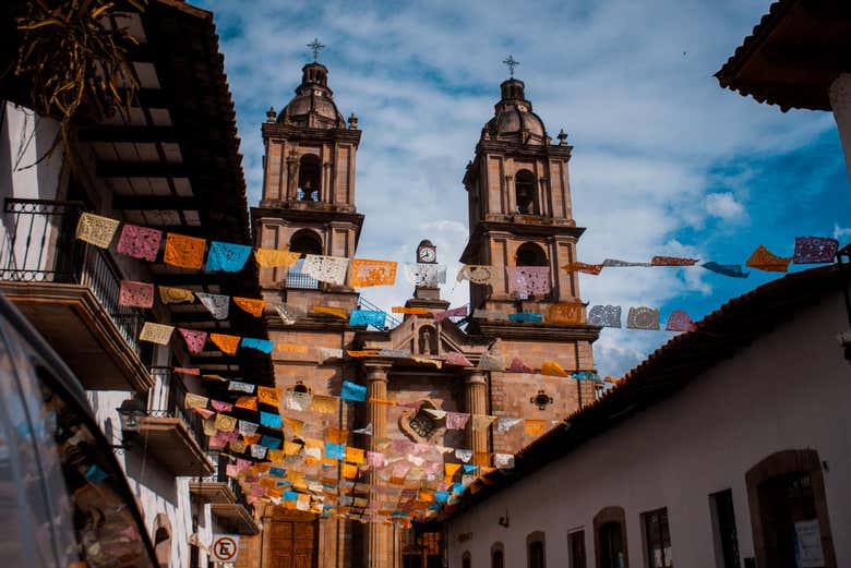 Excursión al Valle de Bravo y santuario de mariposas monarca
