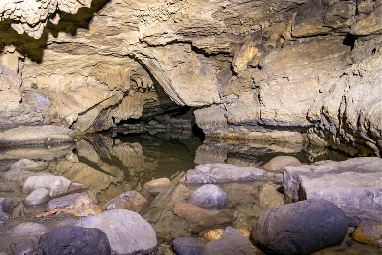 Excursión a las cavernas de la Peña