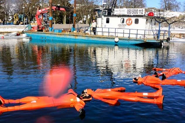 Flotación en un lago congelado