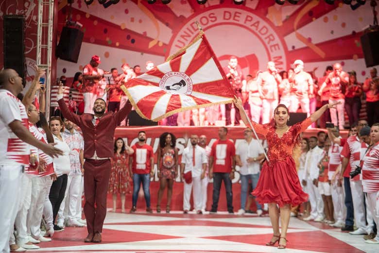 Visita a un ensayo de una escuela de samba