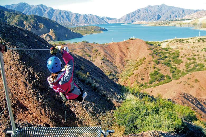 Tirolina en el embalse Potrerillos