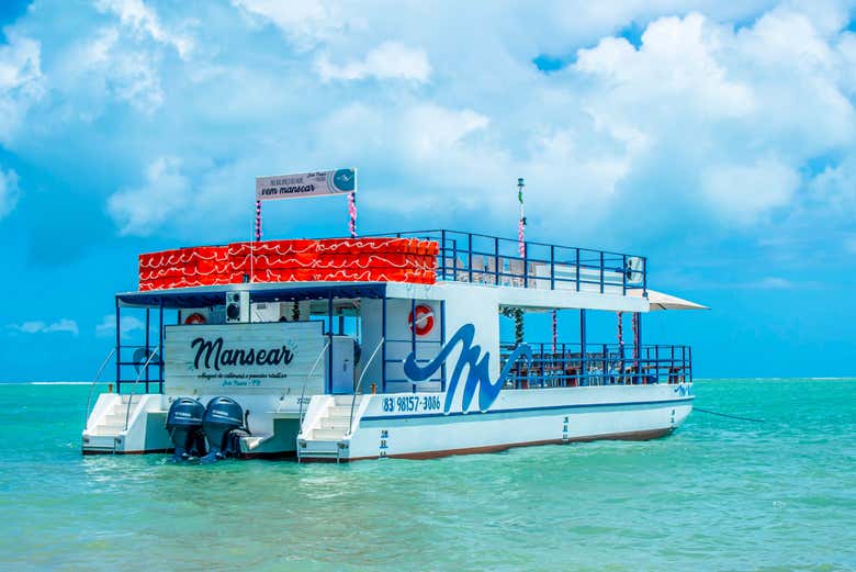 Paseo en catamarán a la isla de Areia Vermelha