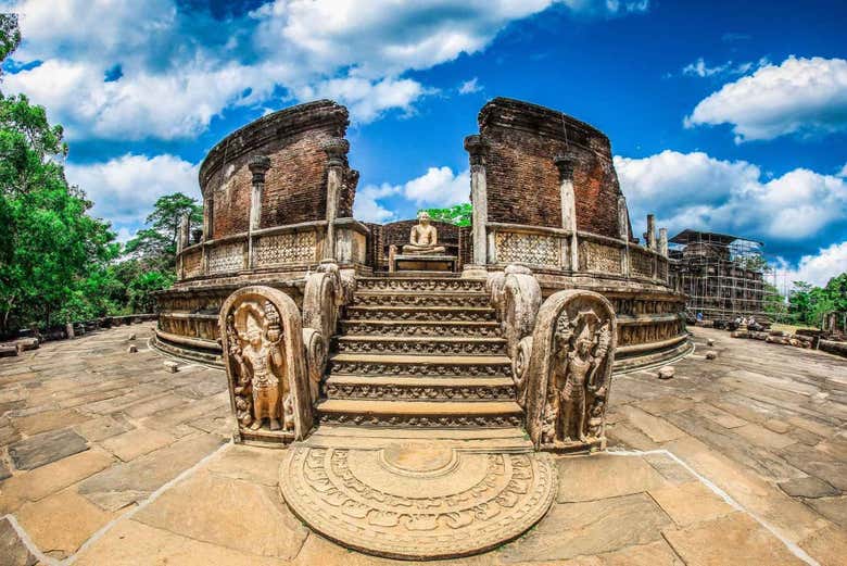 Excursión a Polonnaruwa y Pidurangala