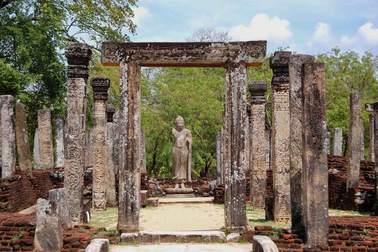 Excursión a Polonnaruwa y Pidurangala