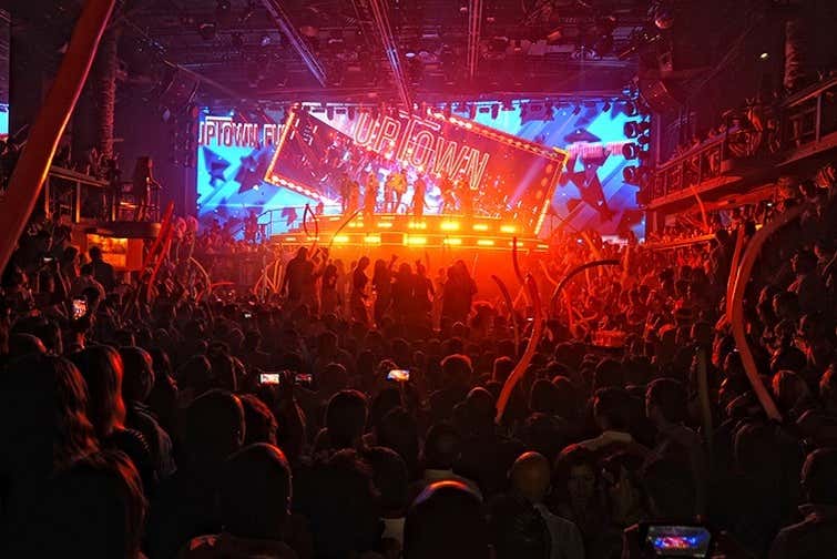 Fiesta en la discoteca Coco Bongo