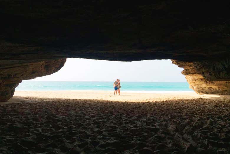 Playa de Santa Mónica, desierto de Viana y cuevas de Varandinha