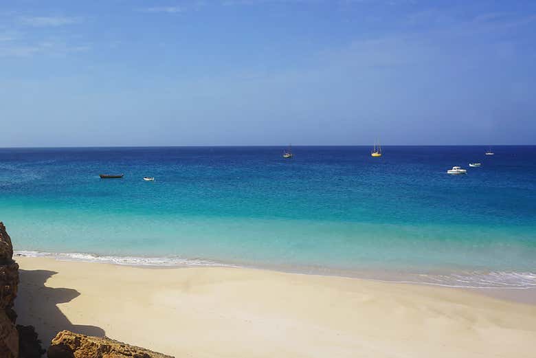 Playa de Santa Mónica, desierto de Viana y cuevas de Varandinha