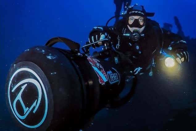 Buceo con scooter submarino en Aci Castello