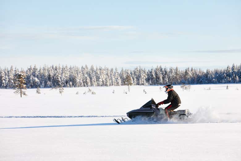 Paseo en moto de nieve por Kiruna