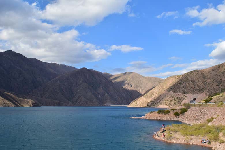 Tour en kayak por el embalse Potrerillos