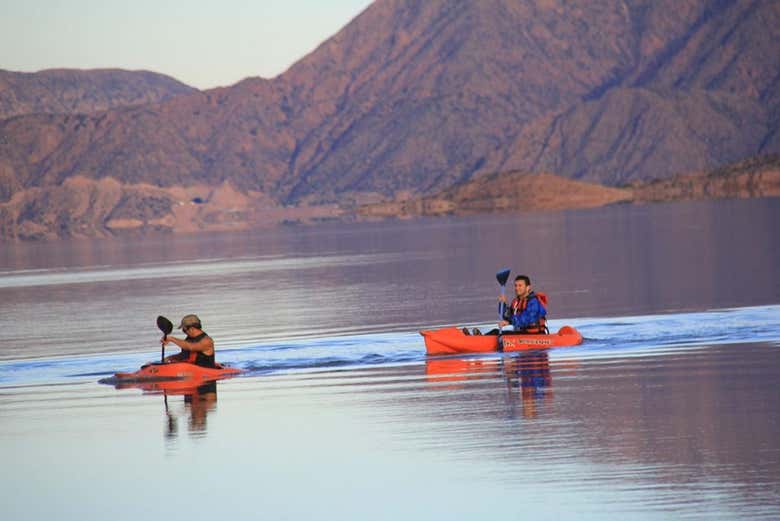 Tour en kayak por el embalse Potrerillos