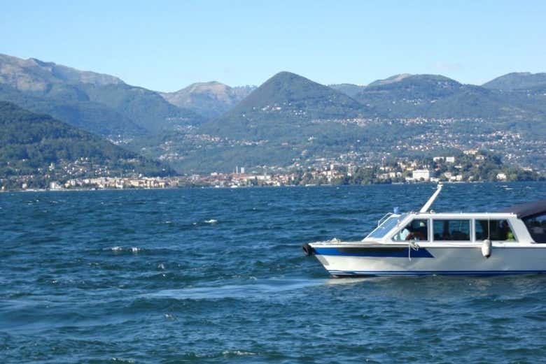 Alquiler de barco con patrón en el lago Mayor