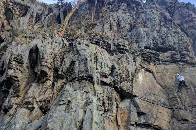 Escalada, rápel y bicicleta en las Rocas de Suesca