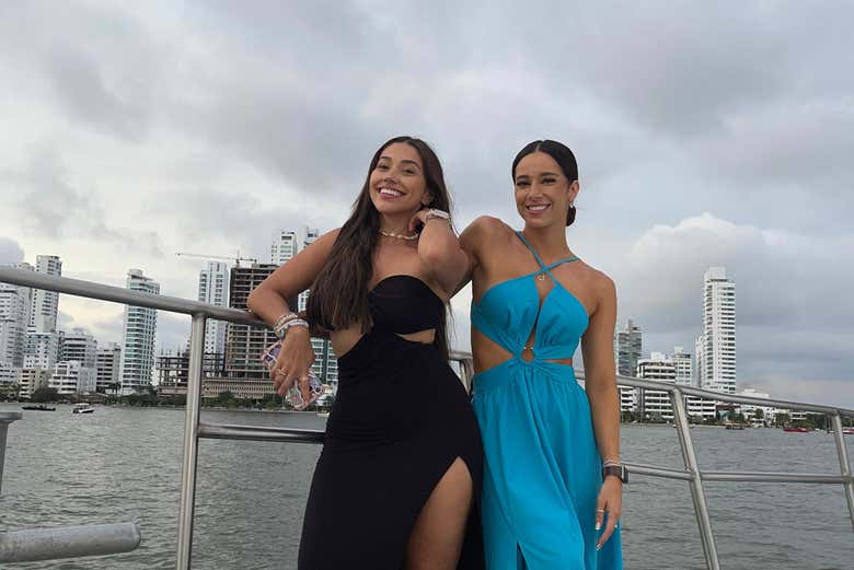 Fiesta caribeña en barco por Cartagena