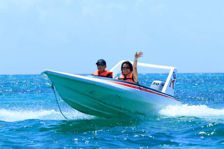 Conducción de lancha rápida por Punta Maroma