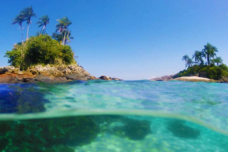 Paseo en barco por las Ilhas Botinas + Playas de Angra dos Reis