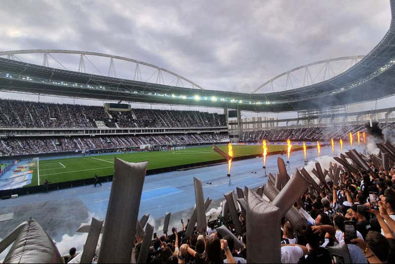 Partido de fútbol en Río de Janeiro