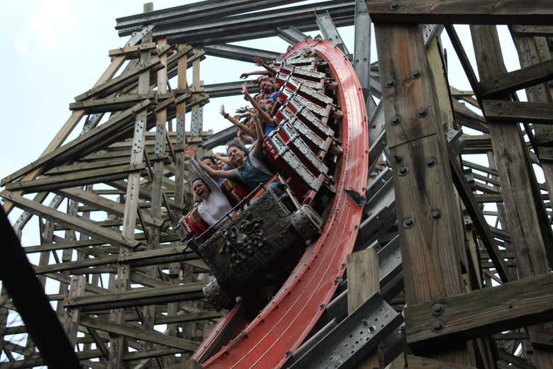 Entrada a Six Flags + Transporte