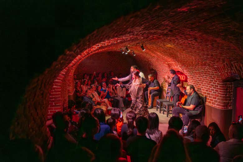 Espectáculo en la cueva histórica Essential Flamenco