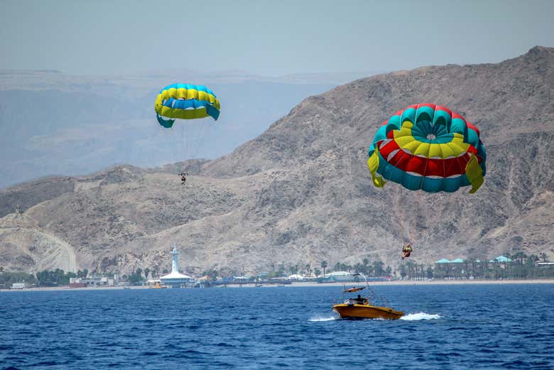 Parasailing en el Mar Rojo