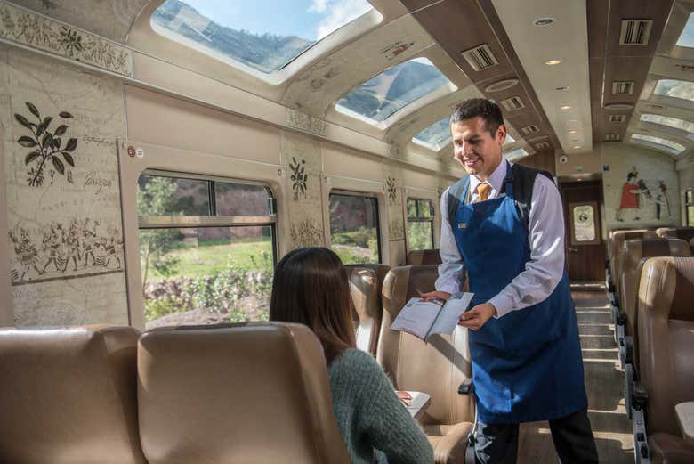 Tren a Ollantaytambo desde Aguas Calientes