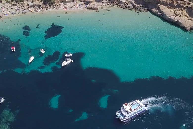 Excursión a Cala Saladeta y Ses Margalides en barco - Galería 2