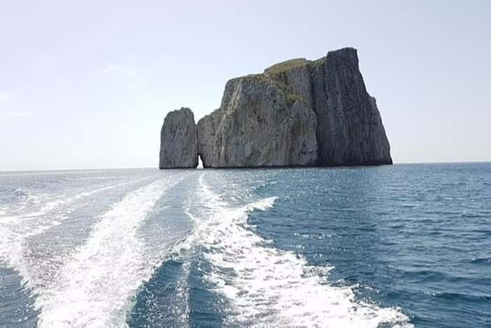 Paseo en barco por Buggerru