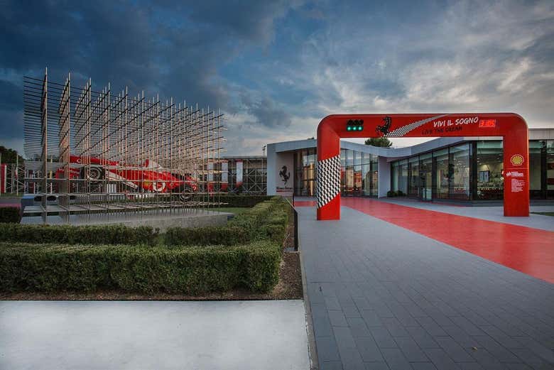 Entrada al Museo Ferrari