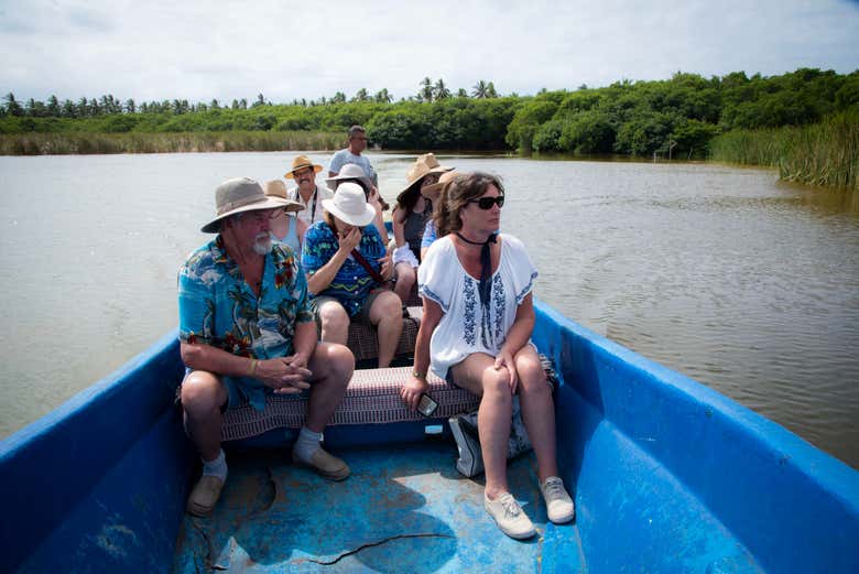 Excursión al Tortugario Ecológico y la laguna de Cuyutlán
