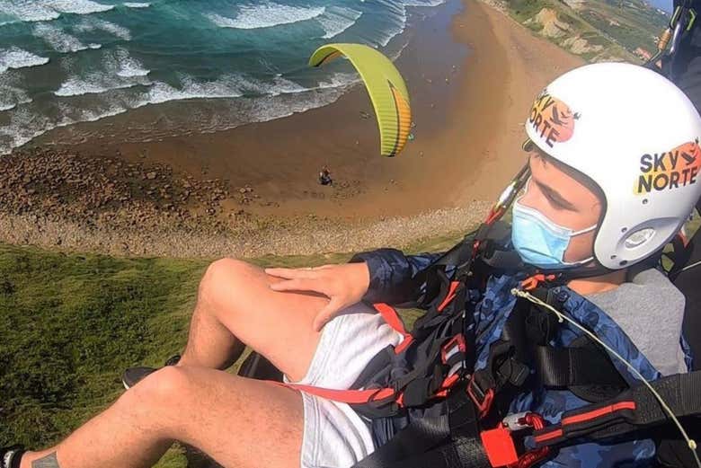 Vuelo en parapente por Sopelana
