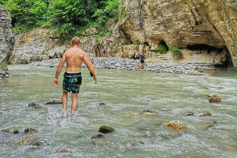 Excursión al cañón de Osum y la cascada de Bogove