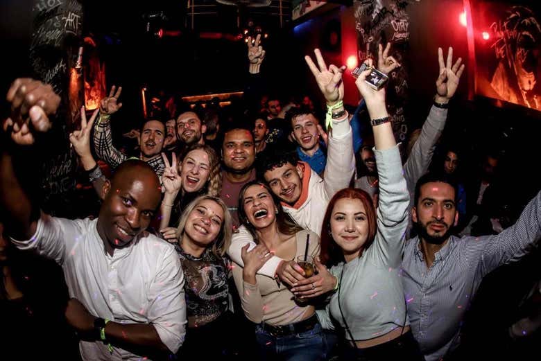 Pub Crawl ¡Tour de fiesta por Estambul!