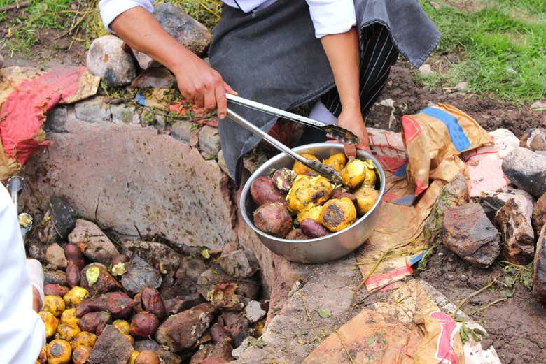 Demostración de elaboración de pachamanca con degustación