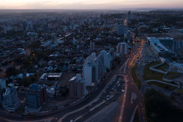 Tour nocturno por Neuquén